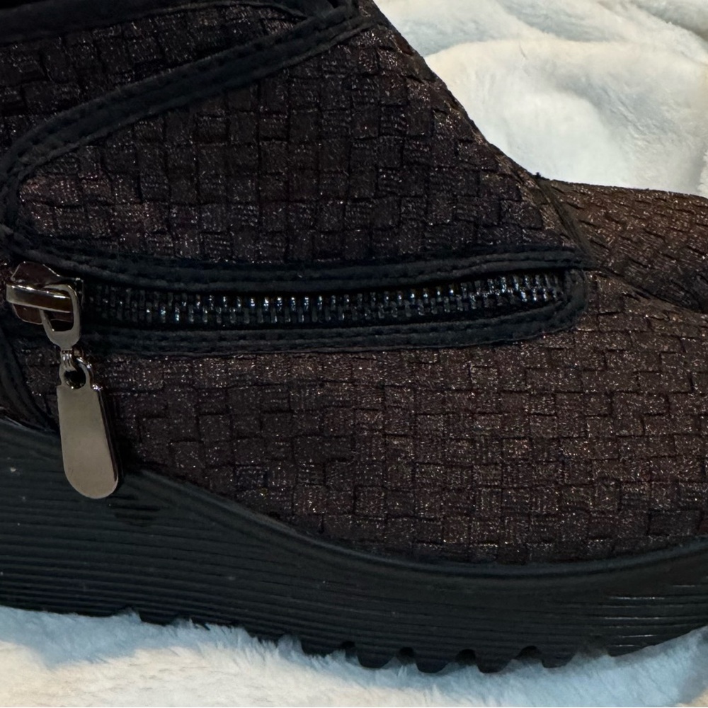 Bernie Mev womens Brown Zig
Zag Snkle Bootie Sz 5.5 - Picture 2 of 5